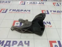 Кронштейн двигателя передний Volkswagen Transporter 7H0199343