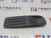 Решетка в бампер правая Volkswagen Transporter 7H0807490