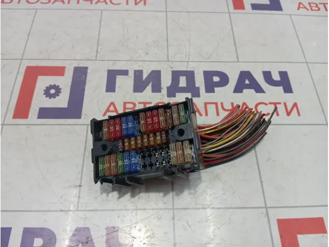 Блок предохранителей Volkswagen Transporter 7H0937617