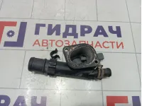 Фланец системы охлаждения Volkswagen Transporter 038121132G