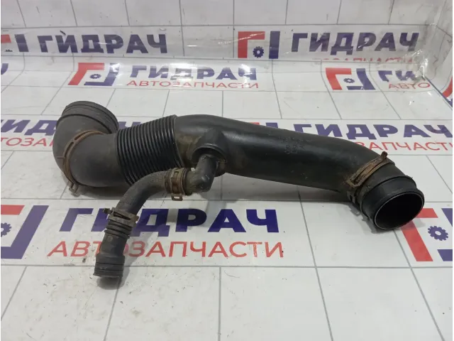 Патрубок воздушного фильтра Volkswagen Transporter 7H0129615D