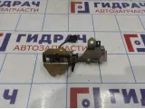 Замок багажника Volkswagen Touareg (GP) 7L0827506C