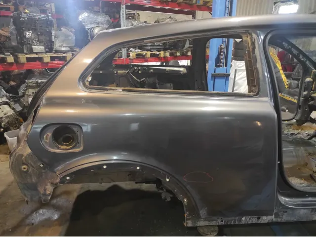 Крыло заднее правое Volvo C30 31290961