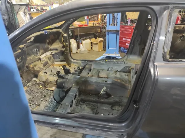 Порог левый Volvo C30 31290958