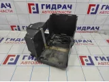 Кронштейн крепления аккумулятора (АКБ) Volvo C30 30667940