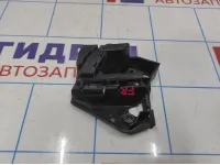 Кронштейн бампера передний правый Volvo C30 30655936