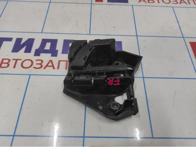 Кронштейн бампера передний правый Volvo C30 30655936