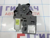 Моторчик стеклоподъемника правый Volvo C30 31295230