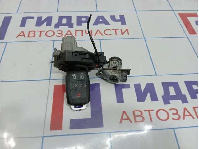 Замок зажигания Volvo C30 30737157