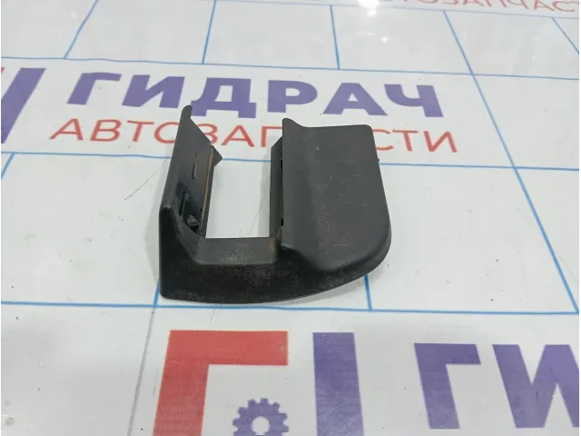 Заглушка крепления сиденья правая Volvo C30 08629853