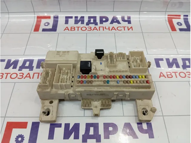 Блок предохранителей Volvo S40 31327215