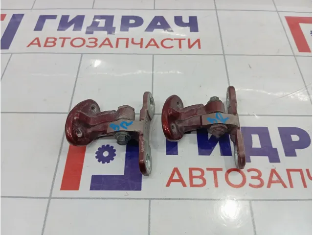 Петли двери задней правой Volvo S40