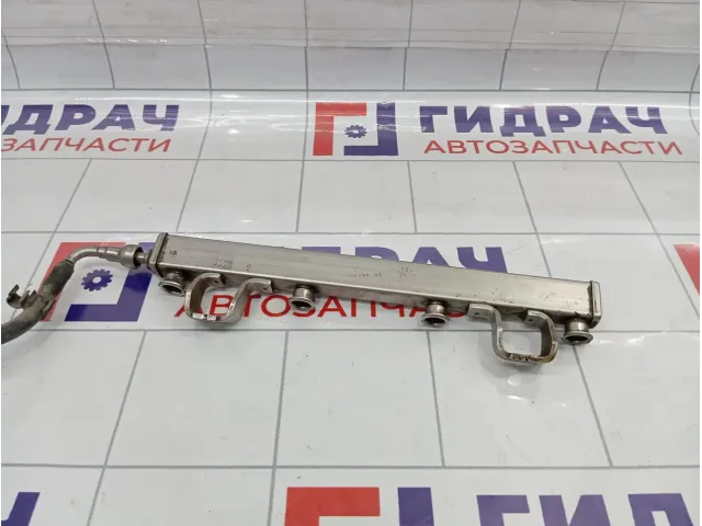 Топливная рампа (топливная рейка) Volvo S40 30711783
