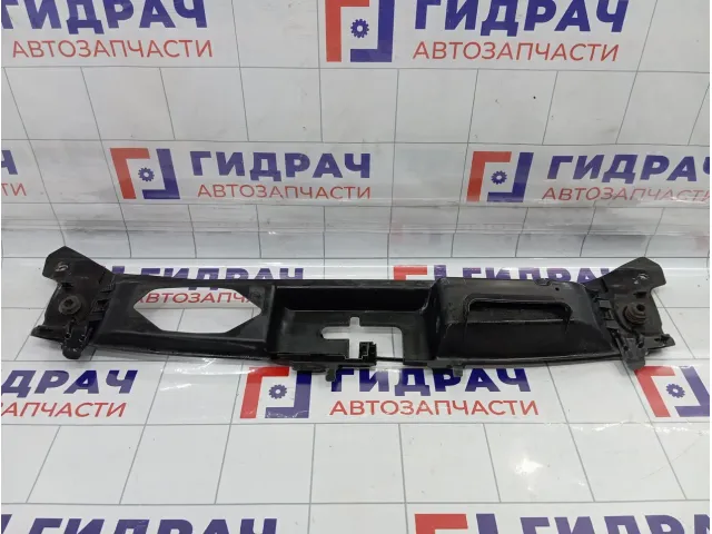 Дефлектор радиатора Volvo S40 31217837