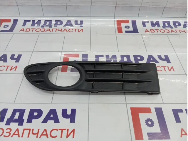 Заглушка бампера левая Volvo S40 30744921