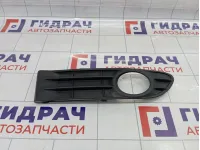 Заглушка бампера правая Volvo S40 31323406