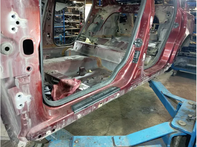 Порог со стойкой левый Volvo S40