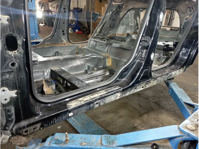 Порог со стойкой левый Volvo S40