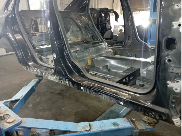 Порог со стойкой правый Volvo S40