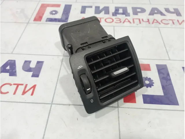 Дефлектор воздушный правый Volvo S40 39888290