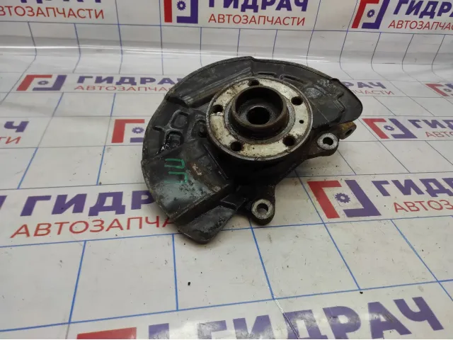 Кулак поворотный передний правый Volvo XC90 30760562. В сборе.