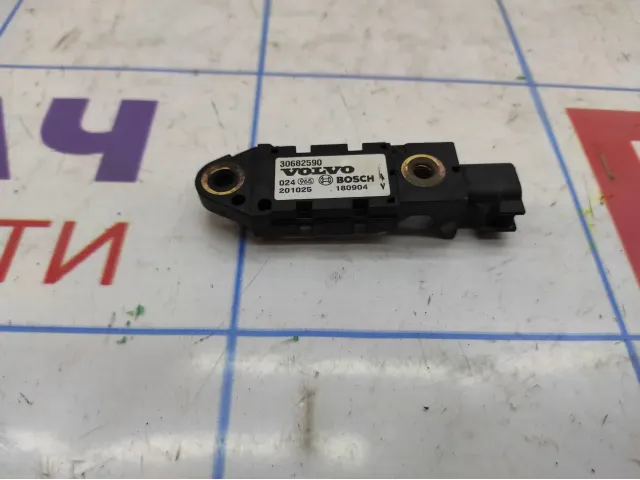 Датчик AIR BAG Volvo XC90 30682590.