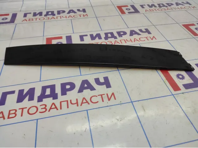 Накладка двери передней левой Volvo XC90 8663886. Дефект. Вертикальная.