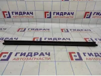 Накладка (уплотнитель) стекла двери передней левой Volvo XC90 30745497.