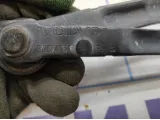 Ограничитель двери багажника правый Volvo XC90 30674751.