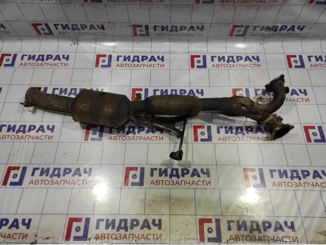 Приемная труба глушителя Volvo XC90 8603079. С катализатором.