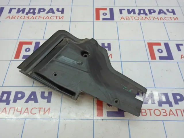 Накладка замка двери переднего левого Volvo XC90 9483834. Дефект.