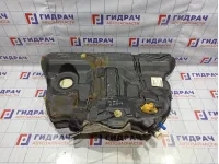 Бак топливный Volvo XC90 30792706. С насосом.Дефект гайки насоса.