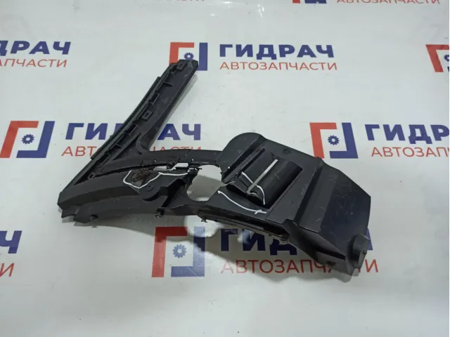 Направляющая заднего бампера левая Volvo XC90 8620566. Дефект.