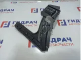 Направляющая заднего бампера левая Volvo XC90 8620566. Дефект.