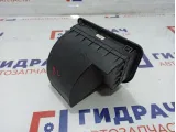 Решетка вентиляционная левая Volvo XC90 31101024.