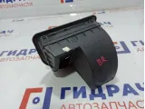 Решетка вентиляционная правая Volvo XC90 31101025.