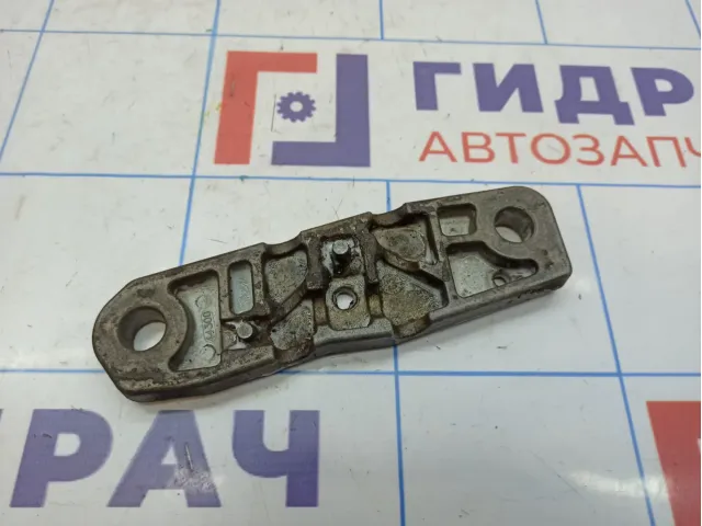 Кронштейн опоры двигателя Volvo XC90 30665956.