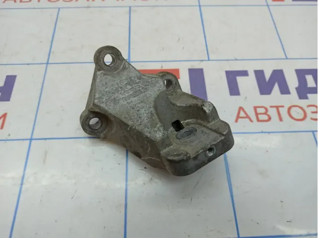 Кронштейн двигателя Volvo XC90 08649262.