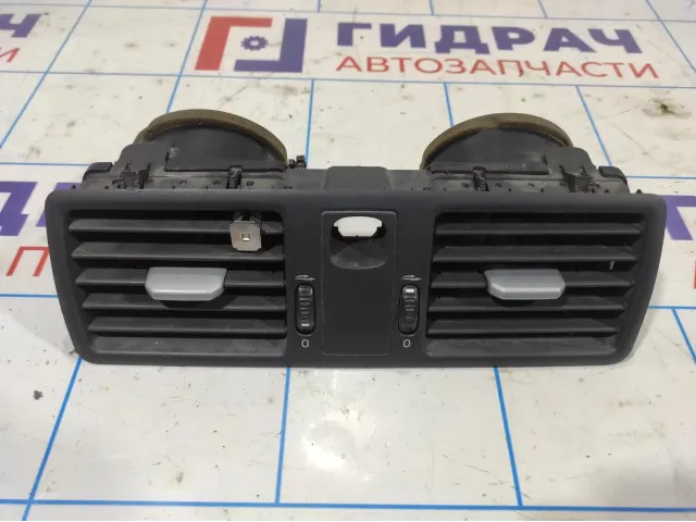 Дефлектор воздушный Volvo XC90 3409400. Центральный.
