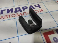 Накладка кронштейна сиденья правая Volvo XC90 30662557.