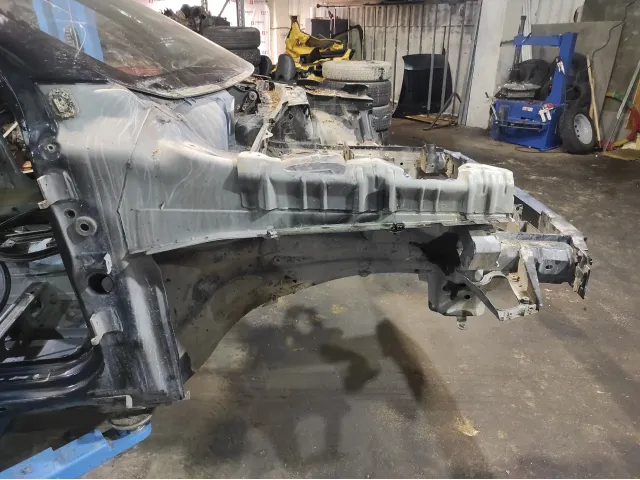 Лонжерон передний правый Volvo XC90 .