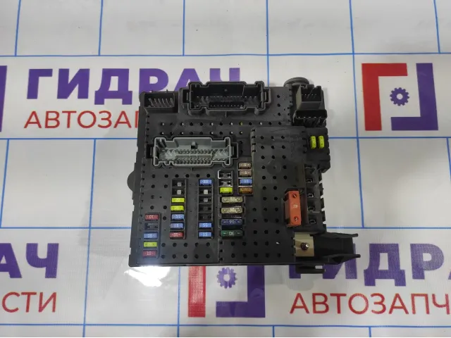 Блок предохранителей Volvo XC90 8676391.