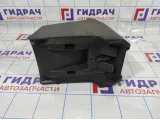 Подлокотник Volvo XC90 39987702. Дефект.