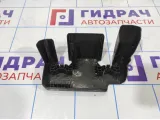 Накладка кронштейна сиденья левая Volvo XC90 8619807.