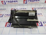 Бардачок Volvo XC90 3409421. Нет одного крючка защелки.