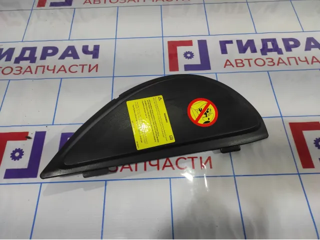 Накладка торпедо правая Hyundai Volvo XC90 30672122. Торцевая.