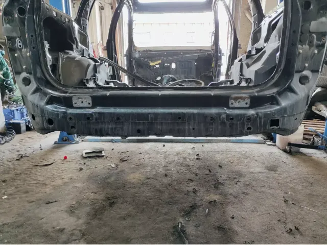 Панель задняя Volvo XC90
