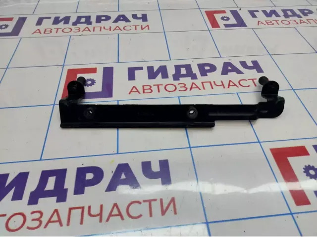 Кронштейн Volvo XC90 30696114