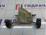 Кронштейн глушителя Volvo XC90 8649872
