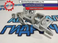 Петли двери передней левой Kia Rio 4 X-line.